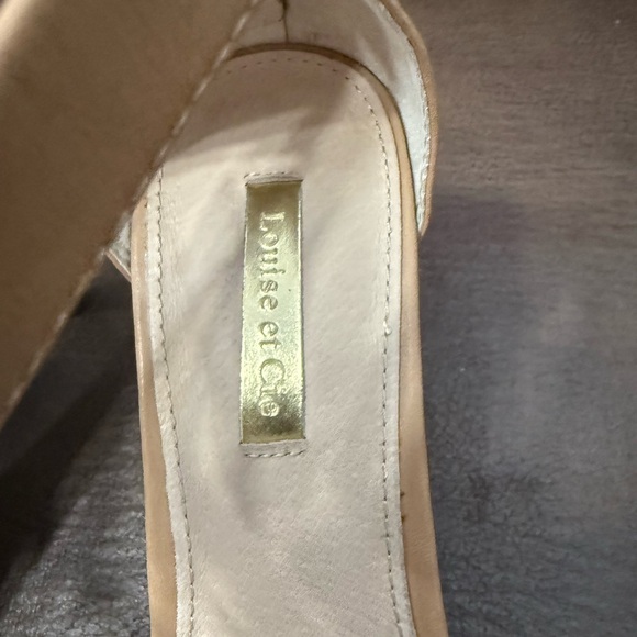 Women's Size 7.5 Louise et cie 3" Heels - Tan Strappy with heel zipper - Picture 3 of 6